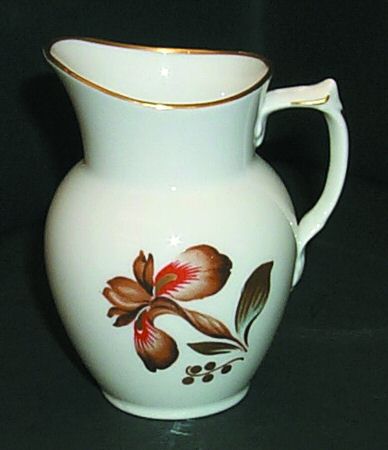 Brown Iris Creamer