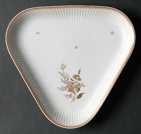Clarissa Triangular Cake Plate