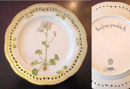 Flora Danica (1961 To Current) 9" Pierced Luncheon Plate/Fruit Std-Saxifraga gran
