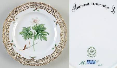 Flora Danica (1961 To Current) 9" Pierced Luncheon Plate/Fruit Std-Anemone nemoro