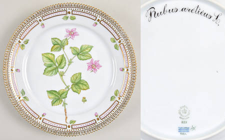 Flora Danica (1961 To Current) Luncheon Plate-Rubus articus L