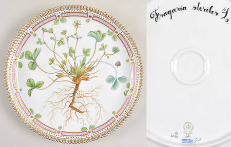 Flora Danica (1961 To Current) 9" Round Tray-Fragaria steriles L