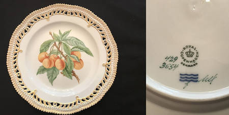 Flora Danica (1961 To Current) 9" Pierced Luncheon Plate/Fruit Stand-Apricots