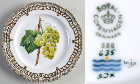 Flora Danica (1961 To Current) Fruit Service Luncheon Plate by Royal Copenhagen