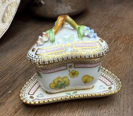 Flora Danica (1961 To Current) Triangular Custard Cup, Saucer & Lid-Ranuneules nivalis L.