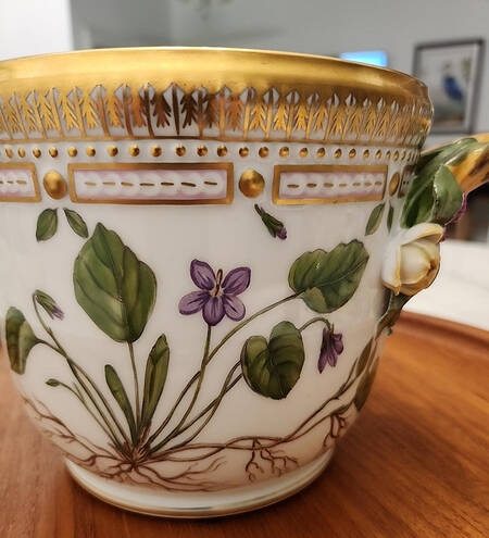 Flora Danica (1961 To Current) Small Round Wine Cooler/Cache Pot-Viola Adorata  & Dryas actopetala
