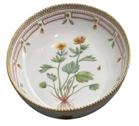 Flora Danica (1961 To Current) 10" Oval Salad Serving Bowl-Anemone silvestris L.