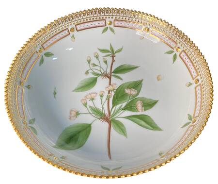 Flora Danica (1961 To Current) Round High Foot Cake Plate-Anagallis coerulea Schreb.
