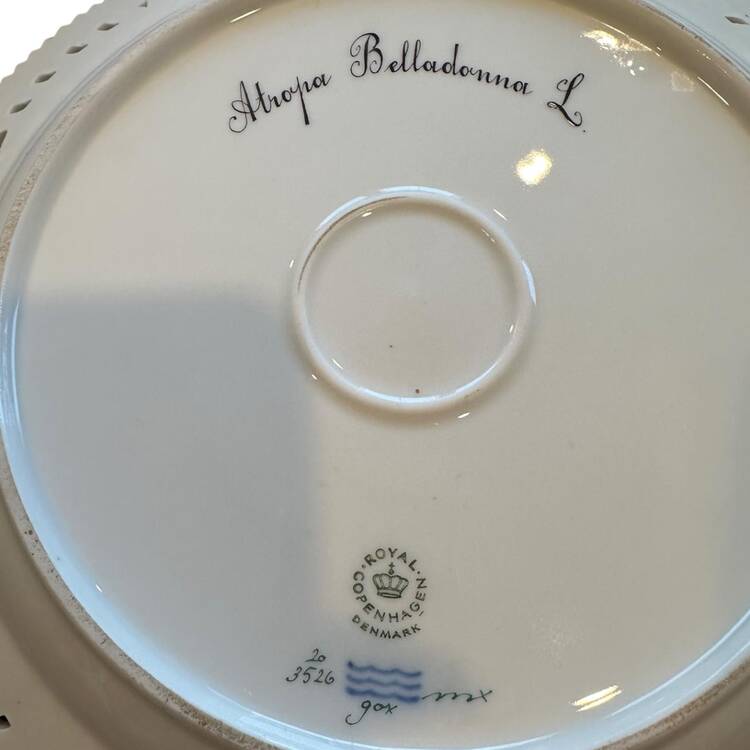 Flora Danica (1961 To Current) 10" Round Pierced Platter-Atropa Belladonna L.