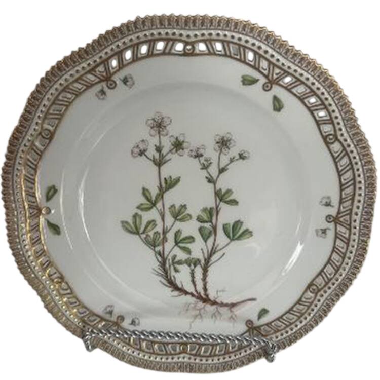 Flora Danica (1961 To Current) 10" Pierced Dinner Plate/Fruit Std-Potentilla retusa Horn