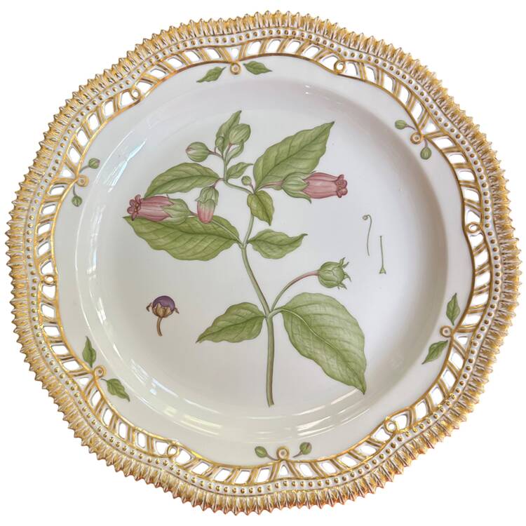 Flora Danica (1961 To Current) 10" Round Pierced Platter-Atropa Belladonna L.