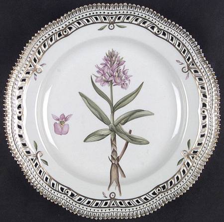 Flora Danica (1961 To Current) 10" Pierced Dinner Plate/Fruit Stand