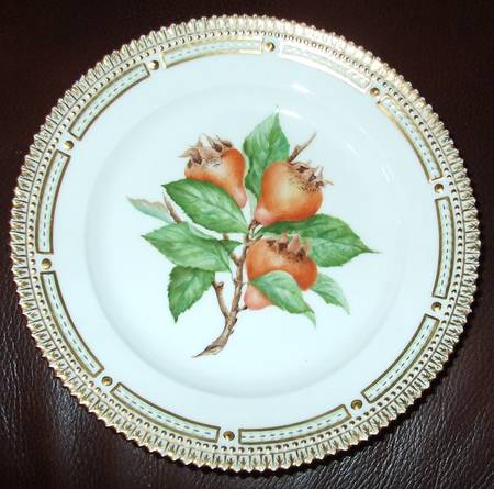 Flora Danica (1961 To Current) Salad/Fruit Plate/Hazelnuts