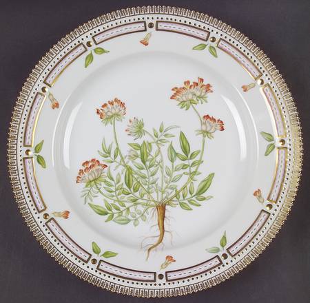 Flora Danica (1961 To Current) Dinner Plate-Anthyllia vulneraris var rubriflora D