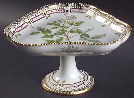 Flora Danica (1961 To Current) Triangular High Foot Cake Plate