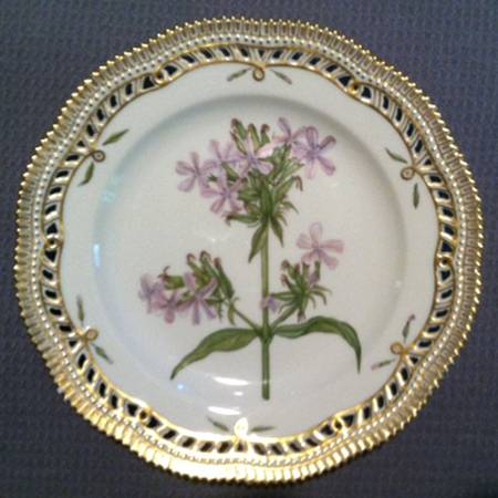 Flora Danica (1961 To Current) 10" Pierced Dinner Plate/Fruit Std-Sapenabia effic