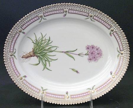 Flora Danica (1961 To Current) 9" Oval Serving Platter