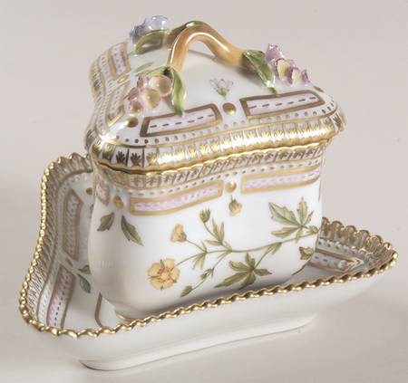 Flora Danica (1961 To Current) Triangular Custard Cup, Saucer & Lid-Potentilla ve