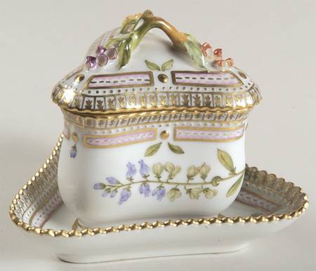 Flora Danica (1961 To Current) Triangular Custard Cup, Saucer & Lid-Polygala amar