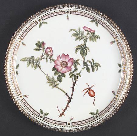 Flora Danica (1961 To Current) 9" Round Tray