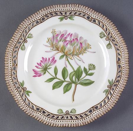 Flora Danica (1961 To Current) 9" Pierced Luncheon Plate/Fruit Std-Lonicera peric