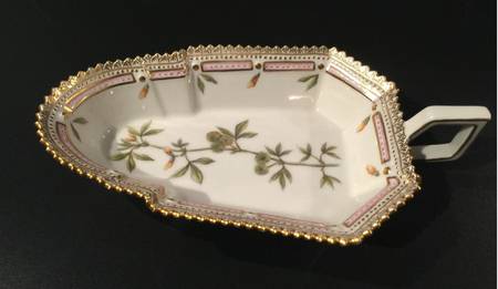Flora Danica (1961 To Current) 7" Pickle/Accent Dish -Medieago minima Lam.