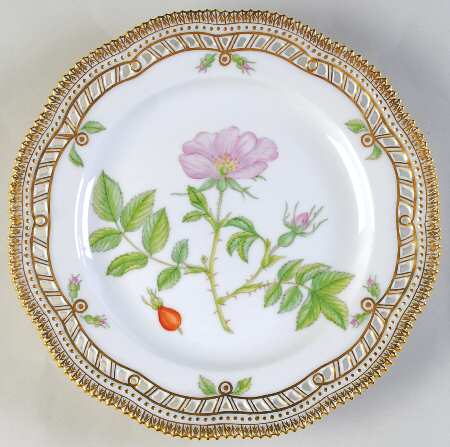 Flora Danica (1961 To Current) 9" Pierced Luncheon Plate/Fruit Std-Rosa tomentosa
