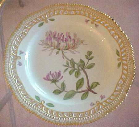 Flora Danica (1961 To Current) 10" Pierced Dinner Plate/Fruit Stand