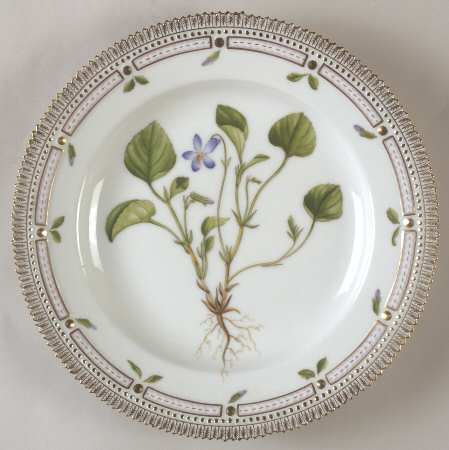 Flora Danica (1961 To Current) Dinner Plate-Viola canina L
