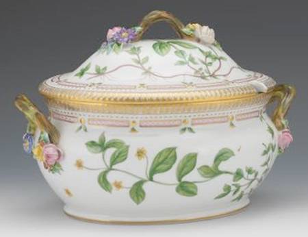 Flora Danica (1961 To Current) 3 Qt Oval Tureen-Lysimachia, Holeus, Lysisnacin