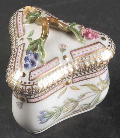 Flora Danica (1961 To Current) Triangular Custard Cup & Lid