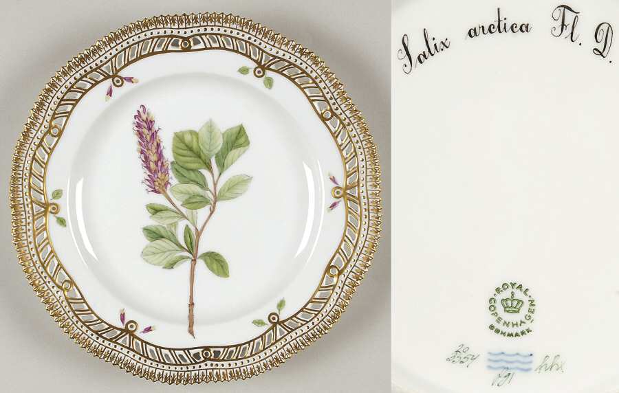 Flora Danica (1961 To Current) 9" Pierced Luncheon Plate/Fruit Std-Salix arctica