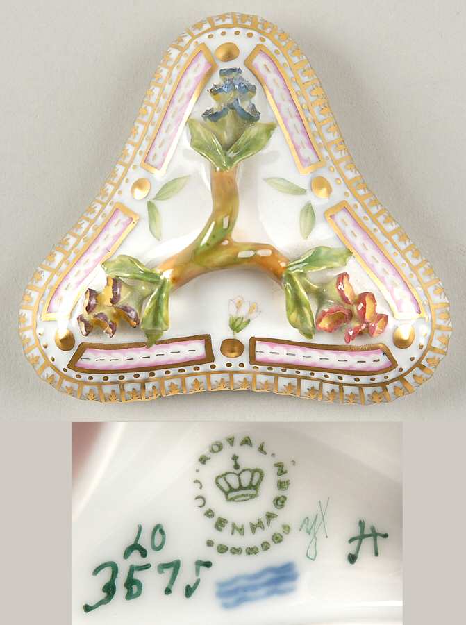 Flora Danica (1961 To Current) Lid for Triangular Custard Cup-No Decal