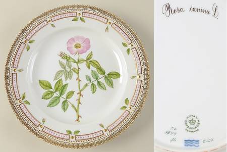 Flora Danica (1961 To Current) Dinner Plate-Rosa canian L.