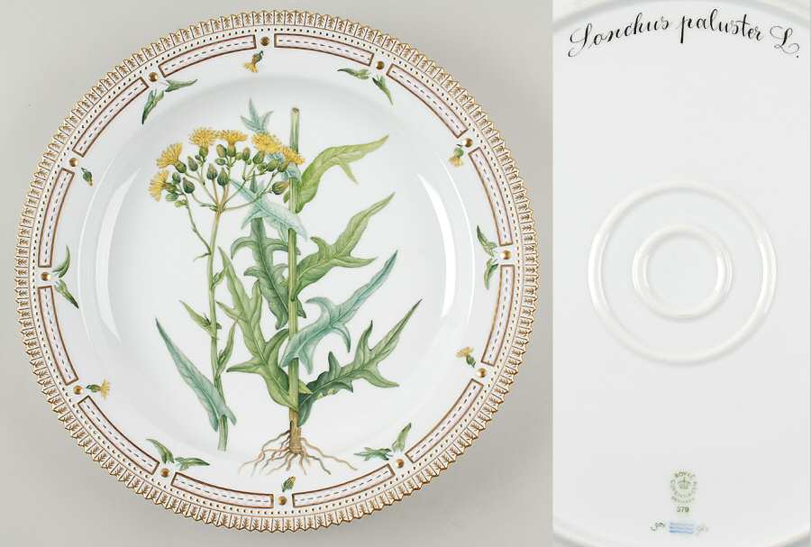 Flora Danica (1961 To Current) 15" Round Platter-Sonchus paluster L