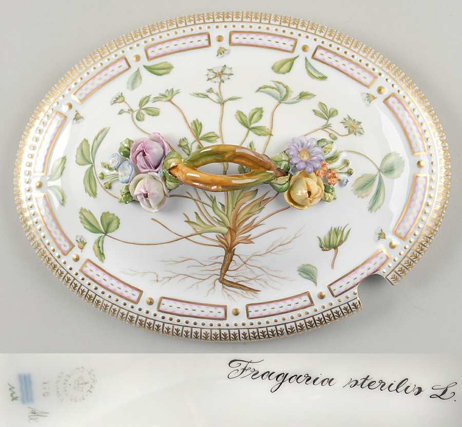 Flora Danica (1961 To Current) Lid for 3 Qt Oval Tureen Lid-Fragaria Sterilis L