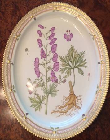 Flora Danica (1961 To Current) 18" Oval Serving Platter-Aconitum napillus L.