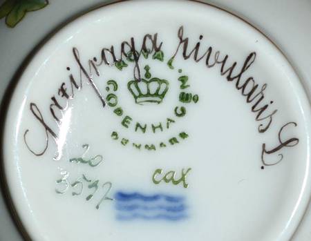 Flora Danica (1961 To Current) Flat Cup & Saucer Set-Sascifraga rivularis L.