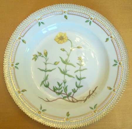 Flora Danica (1961 To Current) Dinner Plate-Cistus Helianthemum L