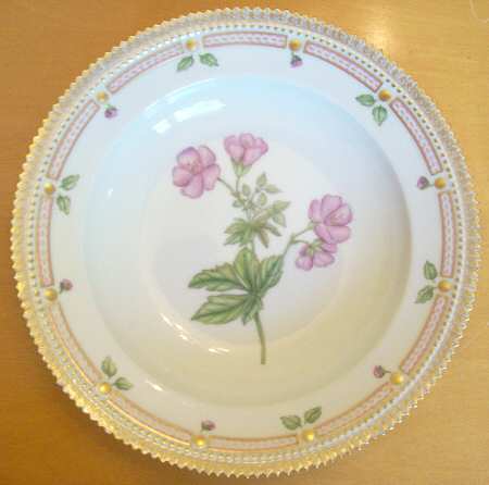 Flora Danica (1961 To Current) Rim Soup Bowl-Geranium silvaticum L