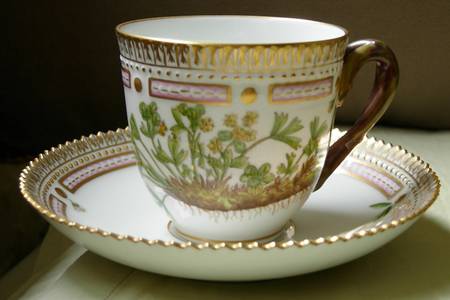 Flora Danica (1961 To Current) Flat Cup & Saucer Set-Sibbaldia pro enmbens