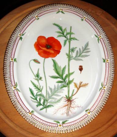 Flora Danica (1961 To Current) 15" Oval Serving Platter-Papaver Rhoeau