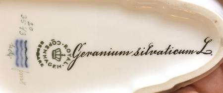 Flora Danica (1961 To Current) 7" Pickle/Accent Dish-Geranium silvaticum L