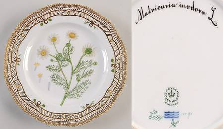 Flora Danica (1961 To Current) 9" Pierced Luncheon Plate/Fruit Std-Matricaria ina