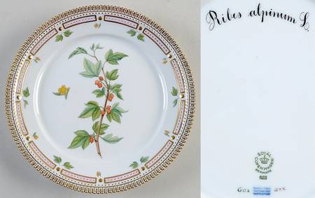 Flora Danica (1961 To Current) Luncheon Plate-Ribes alpinum L.