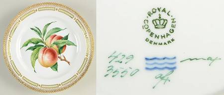 Flora Danica (1961 To Current) Fruit Service Luncheon Plate "Peaches"