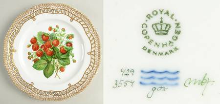 Flora Danica (1961 To Current) 9" Pierced Luncheon Plate/Fruit Stand-Strawberries