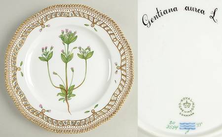 Flora Danica (1961 To Current) 9" Pierced Luncheon Plate/Fruit Std-Gentiana aurea