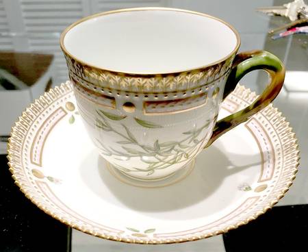 Flora Danica (1961 To Current) Flat Cup & Saucer Set-Stellaria sp