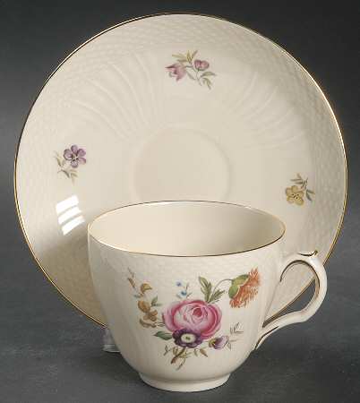 Frijsenborg Flat Cup & Saucer Set